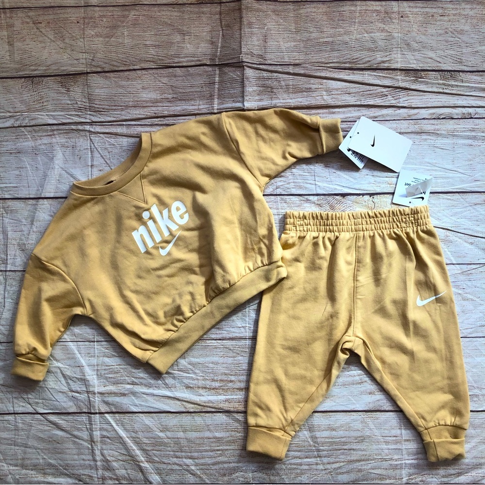Nike Kids  2-piece Set - NEW